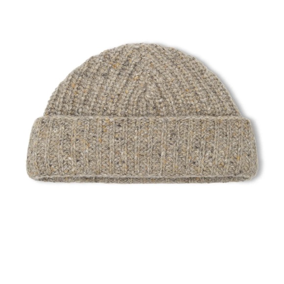 Zulu & Zephyr - OLIVE MERINO WOOL BLEND KNIT BEANIE - Picture 2 of 3